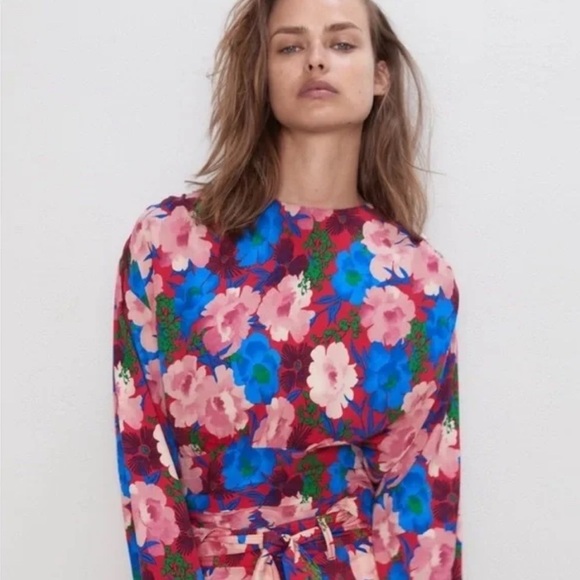 🦋 Bloggers Favorite 🦋 Zara Floral Top Long Sleeve Crop Waistband Sz M - Picture 3 of 16